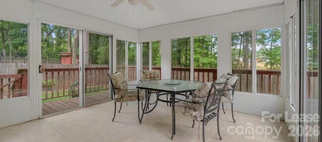 Foto del edificio - 7312 Barcliff Dr