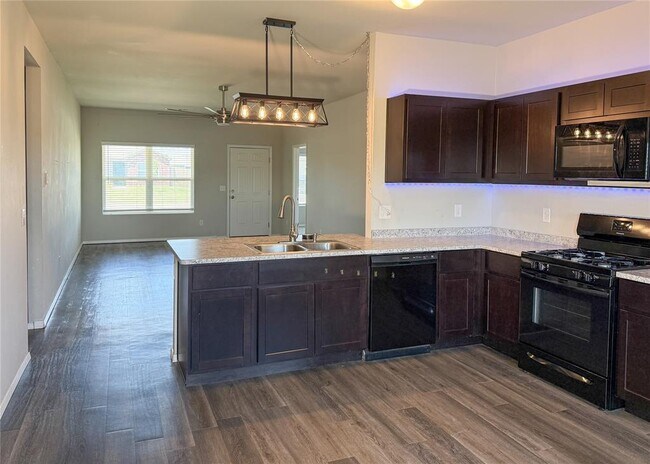 Building Photo - 528 Fox Burrow Ln