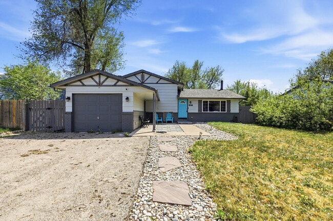 $2,040.95, 3-bed, 2-bathroom located in Colorado Springs with a large backyard - $2,040.95, 3-bed, 2-bathroom located in Colorado Springs with a large backyard Apartment