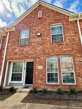 Building Photo - 1001 Krenek Tap Rd