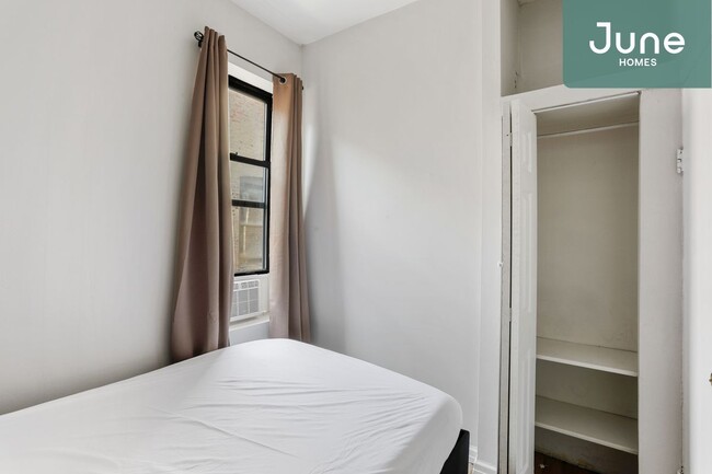 Building Photo - ROOM ONLY in 3-bed/1.0-bath Home