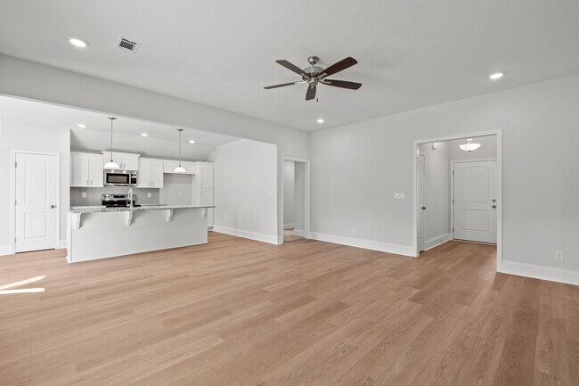 Building Photo - 7233 Paisley Cir