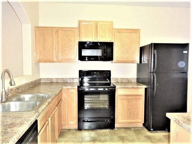 Foto del edificio - 1119 W Vineyard Rd