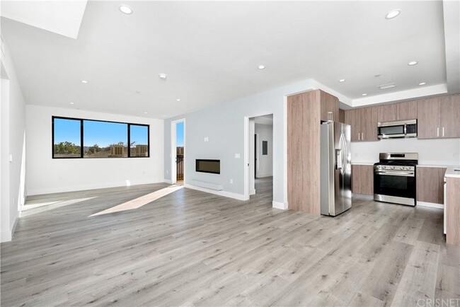 Foto del edificio - 5923 Laurel Canyon Blvd