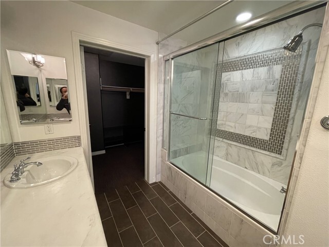 Foto del edificio - 931 E Walnut St