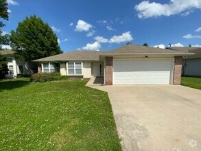 Building Photo - 3421 Churchill Dr