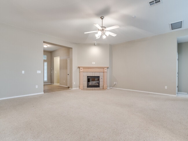 Building Photo - 4 Bedroom + Deer Creek Schools + Valencia Neighborhood
