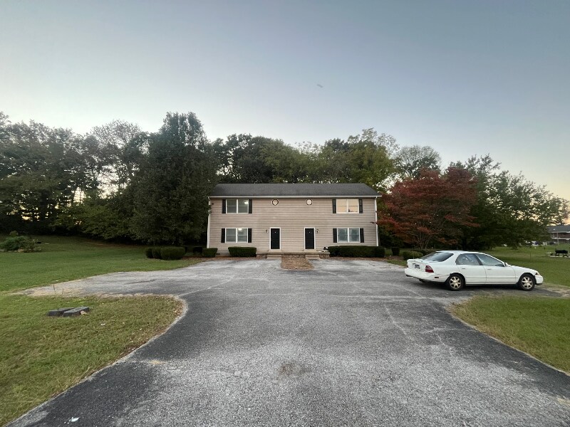 Primary Photo - 104 Fremont Ln