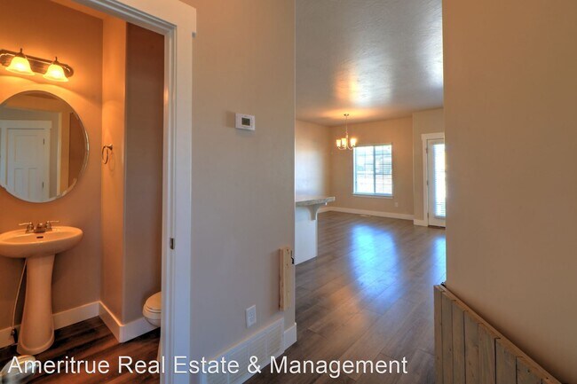 Building Photo - 4 br, 2.5 bath House - 7583 N. Cottage Lane