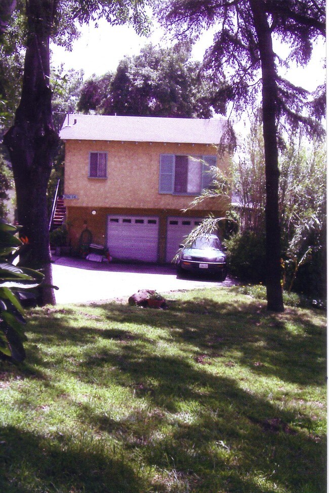 Front of Garage - 2506 Arthur St