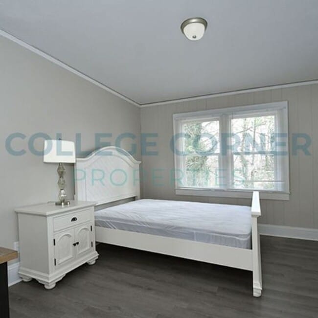Foto del edificio - 1307 Polo Rd