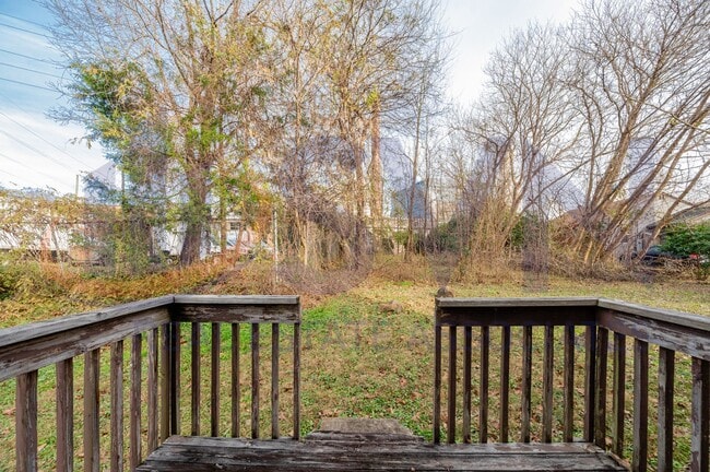 Photo - 407 S Merritt Mill Rd Apartment