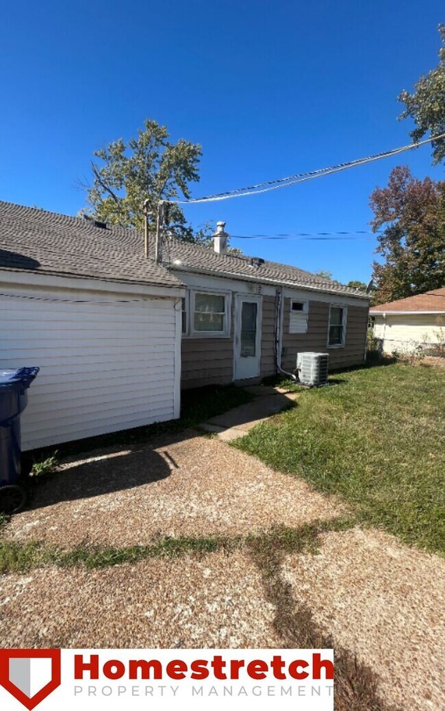 Building Photo - 4147 Davis St.