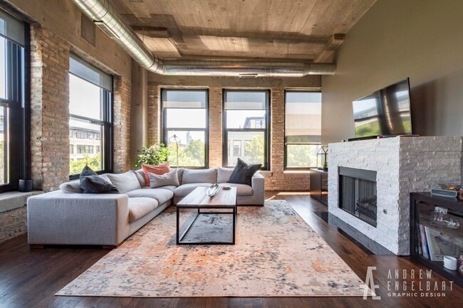 Building Photo - 1111 W 15th St