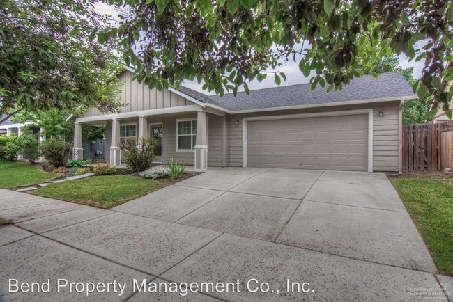 Building Photo - 4 br, 2 bath House - 3332 SW Kalama Ave.
