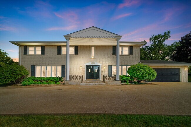 Foto del edificio - 16 Kingston Dr
