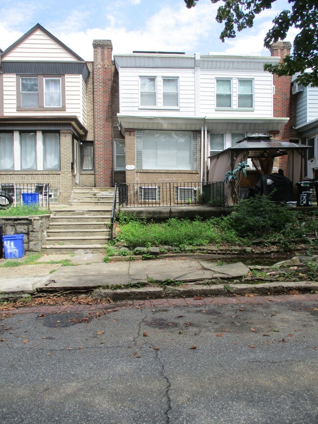 Building Photo - 4153 Stirling St