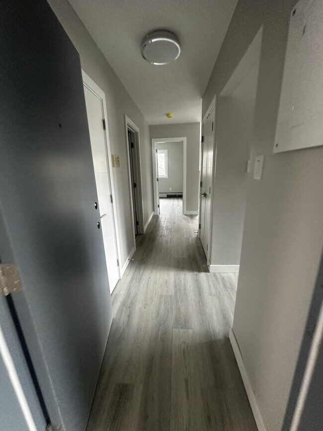 Photo du bâtiment - 9938-88 88 Ave NW