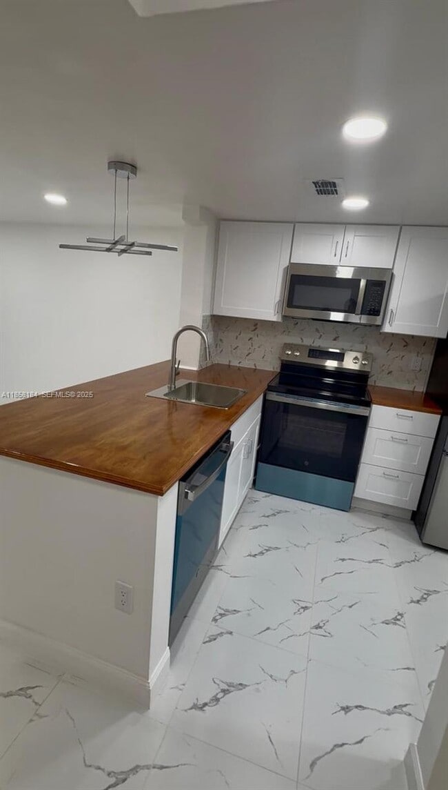 Building Photo - 3982 NW 90th Ave