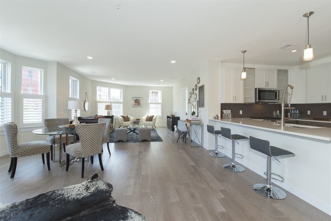 Building Photo - 128 Harrison St