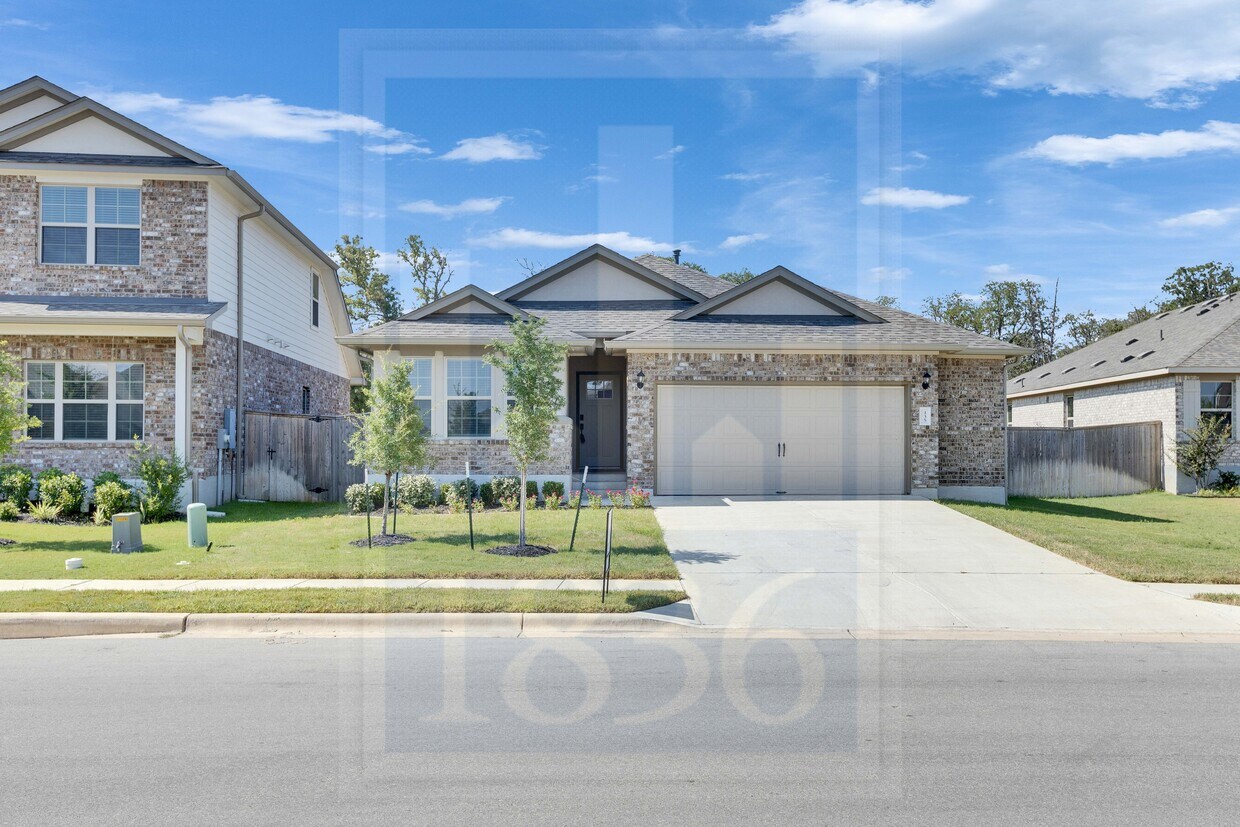 Foto principal - 135 Hackberry Ln