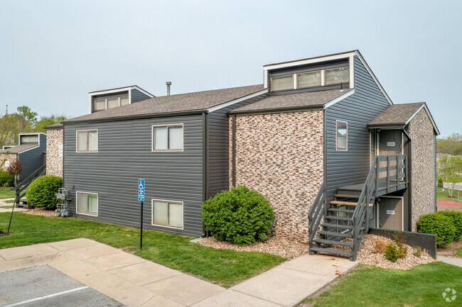 Foto del edificio - Cedar Ridge Apartments & Townhomes
