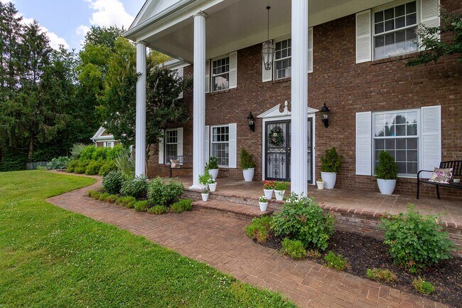 Foto del edificio - 5267 Fountainhead Ln