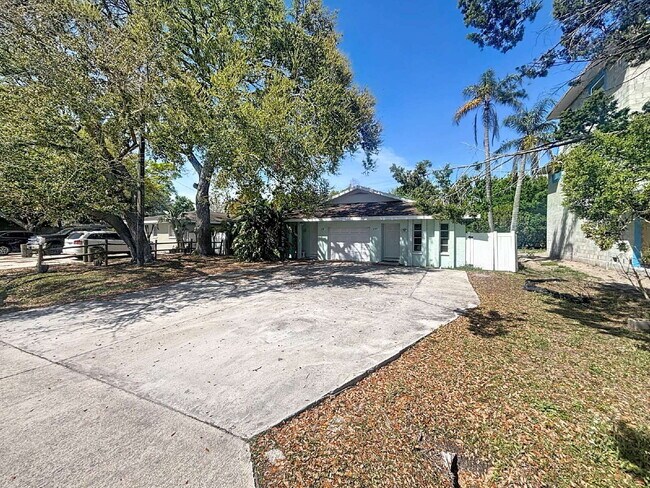 Foto del edificio - 10597 101st Ave