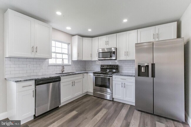 Foto del edificio - 19 Parkway Dr