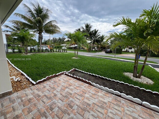 Foto del edificio - 1735 NE 157th Ter