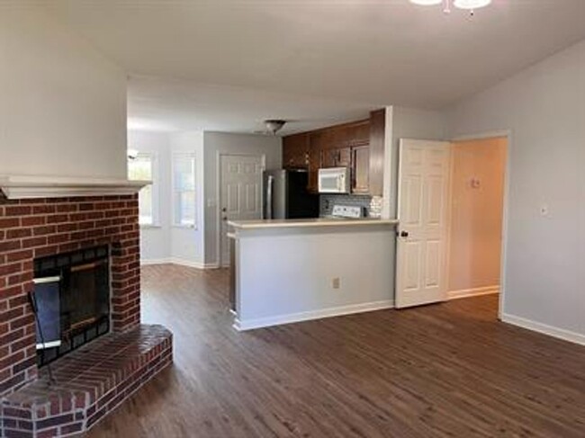 Building Photo - 115 Violet Dr