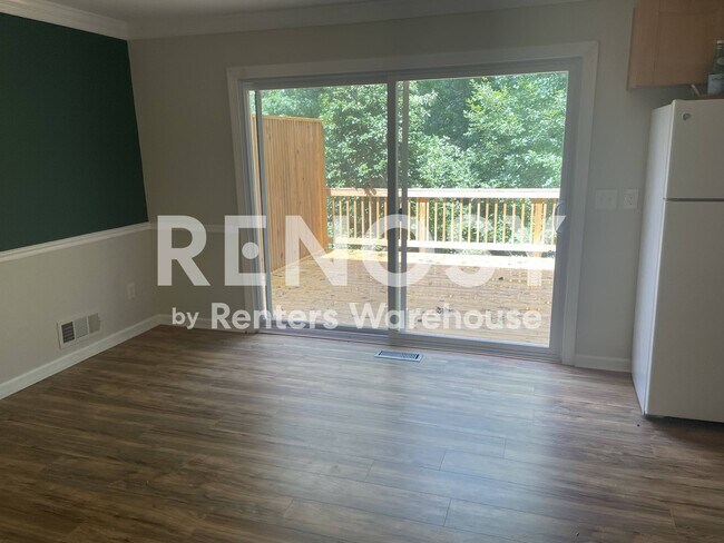 Foto del edificio - 9055 Carroll Manor Dr