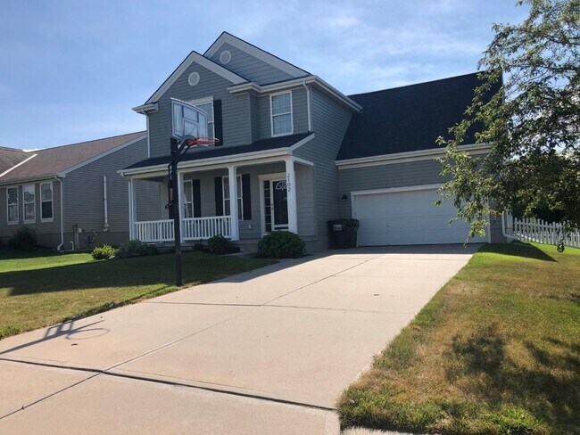 Foto del edificio - Large Home in Papillion For Rent!