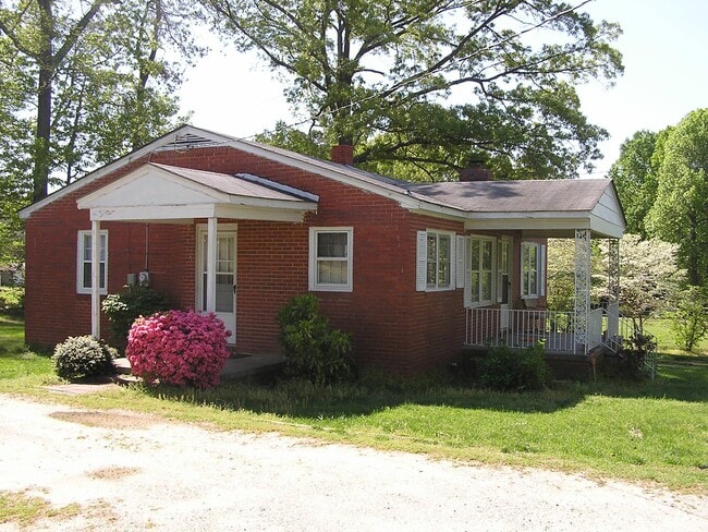 Foto del edificio - 5505 Hilltop Rd