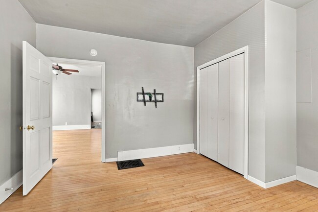 Building Photo - 333 Saratoga Ave