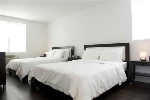 Foto del edificio - 445 W 41st St