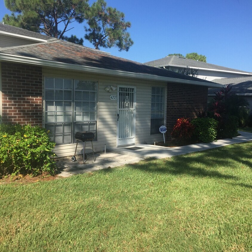 Primary Photo - SPACIOUS 2/2 Home With 1-Car Garage!