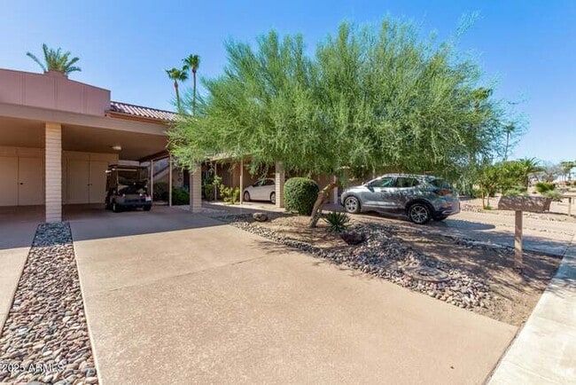 Building Photo - Sun City Condo