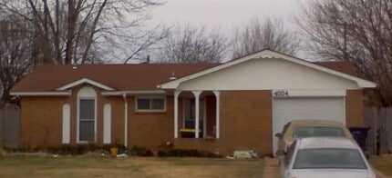 Building Photo - 4004 SE 45th Terrace