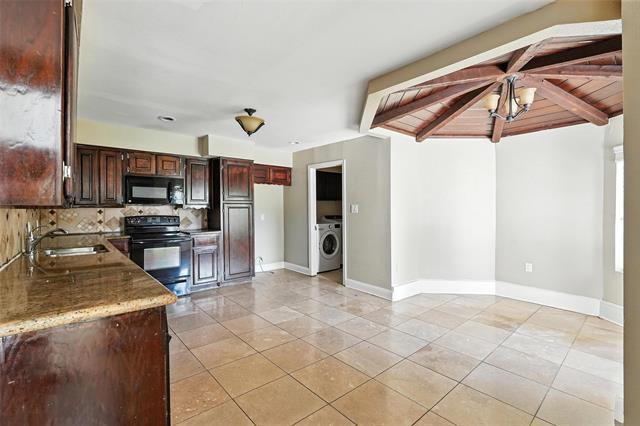 Building Photo - 2411 Meadow Creek Dr