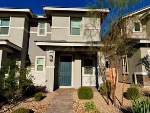 Building Photo - 672 Cottonwood Hl Pl