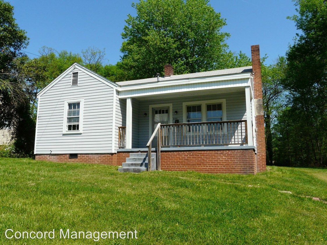 Primary Photo - 2 br, 1 bath House - 2211 Britton St.