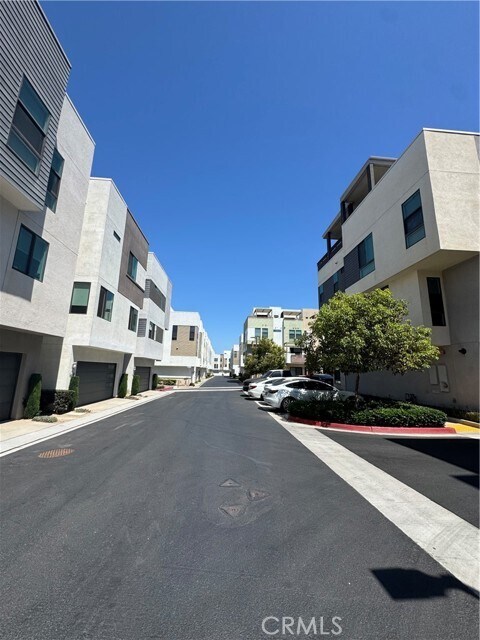 Foto del edificio - 1654 Pomona Ave