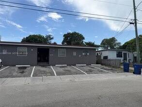 Building Photo - 1245 W 35th St