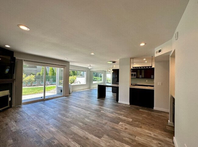 Foto del edificio - 2bd/1.75ba Kirkland Condo