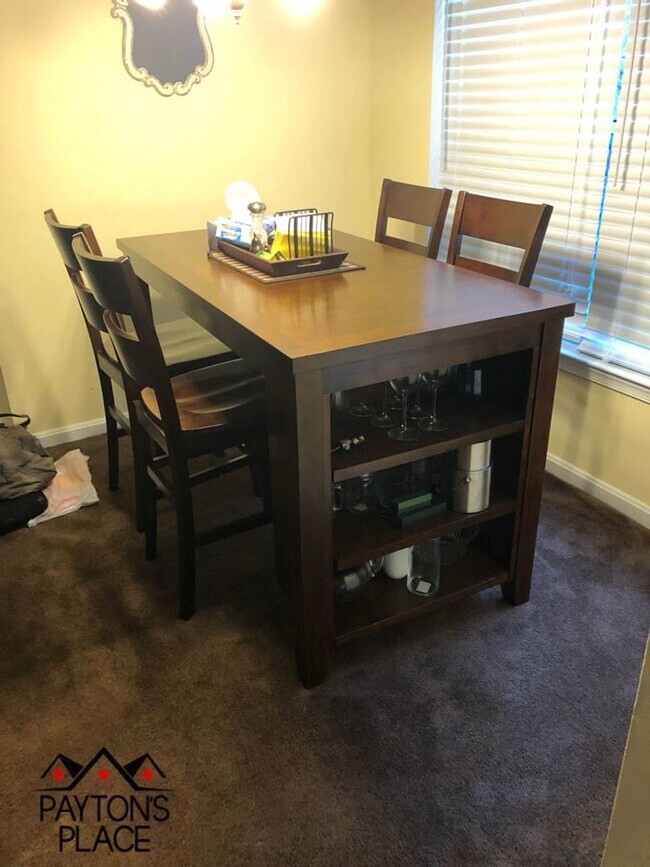 Foto del edificio - Spacious 2 Bedroom Condo with Parking in G...