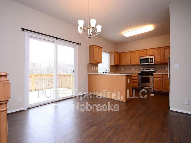 Foto del edificio - 4616 N 154th St