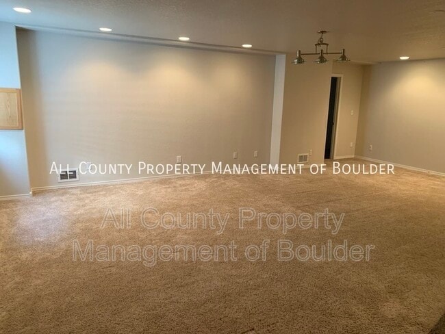 Foto del edificio - 10509 Taylor Ave