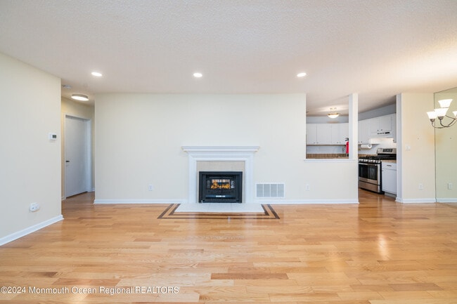 Building Photo - 77 Frontier Way