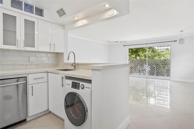 Building Photo - 3522 NE 171 St